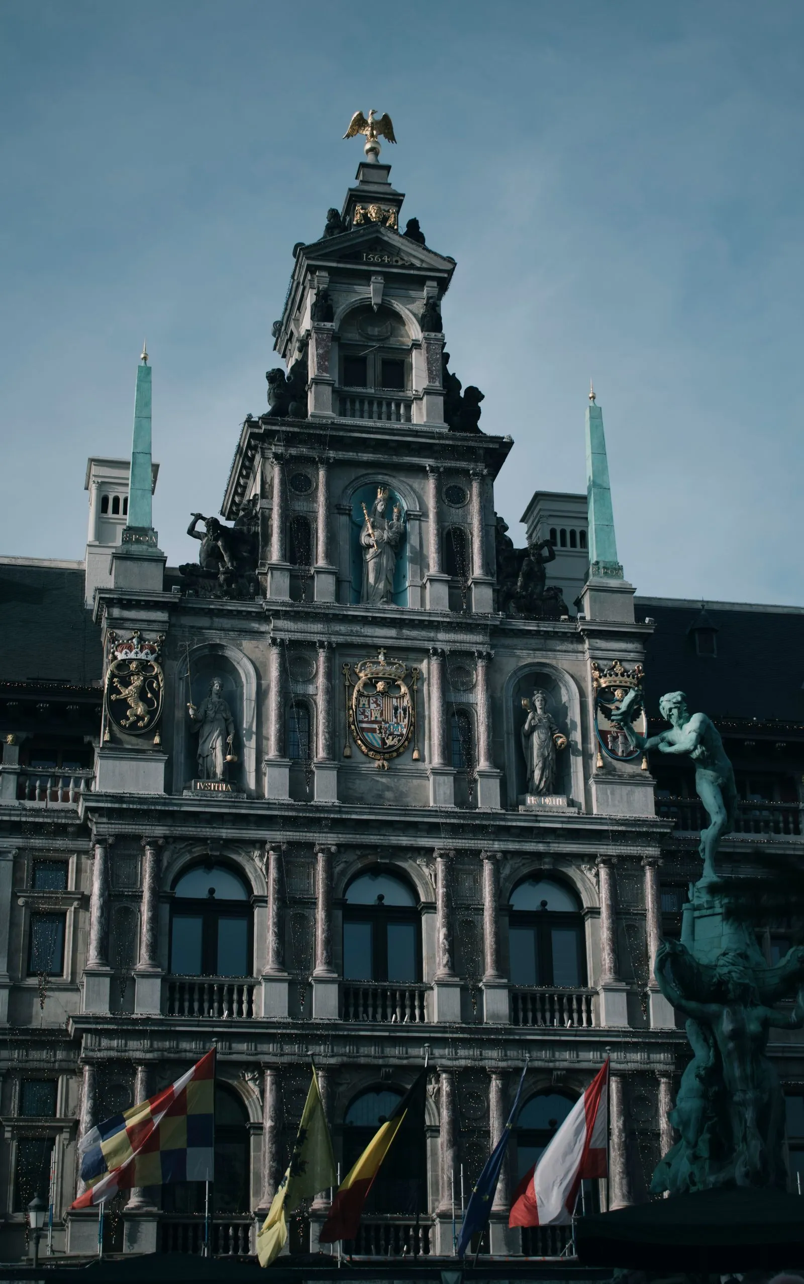 Vue panoramique d'Anvers et de la cathédrale Notre-Dame